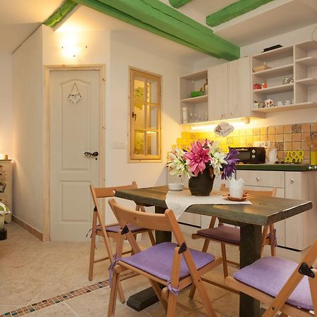 Studio With Garden In 로비니 외부 사진